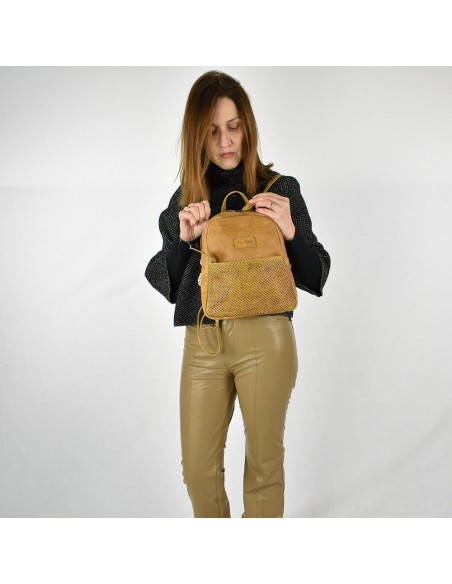 Mochila de passeio em pele cor de mostarda dos The Twins - Cráter