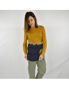 Ronyonera blau amb triangles negres, amb tancament clic - Stitching 2