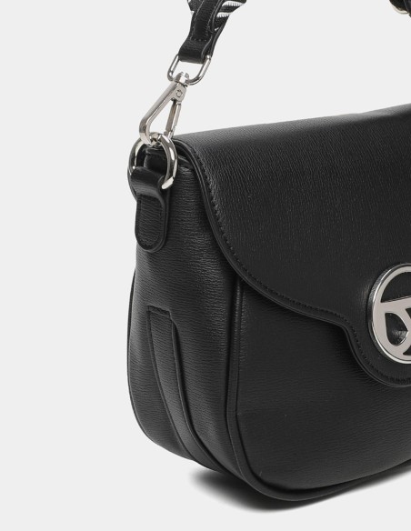 Bandolera negra con solapa Binnari - Elsa