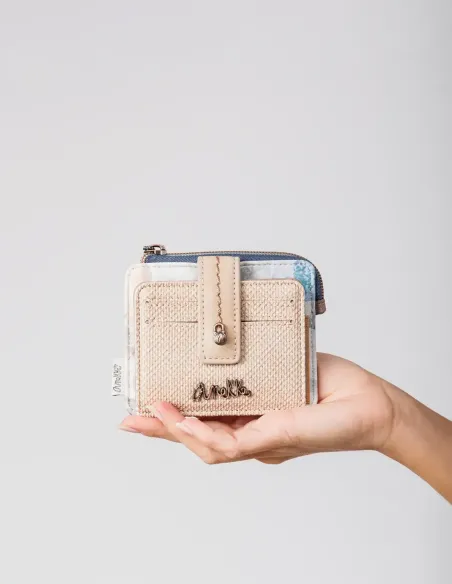 Targeter Petita Anekke Stories