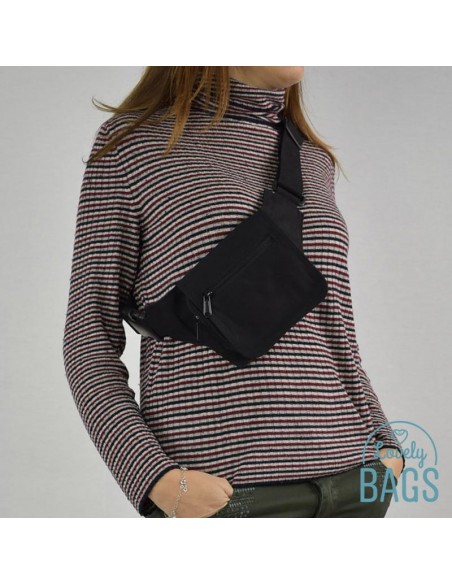 Ronyonera negra petita amb solapa - Pouch